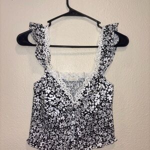Black & White Floral Lace Summer Top – Size Medium | Chic Women’s Blouse